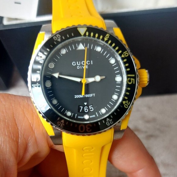 Gucci Dive NEW Swiss Made Yellow Rubber 40mm Watch, Sapphire Crystal YA136319 - Picture 2 of 7